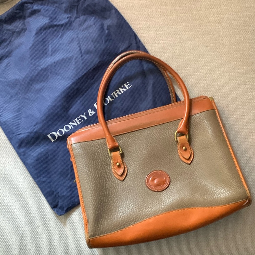 Vintage Dooney and Bourke satchel style bag